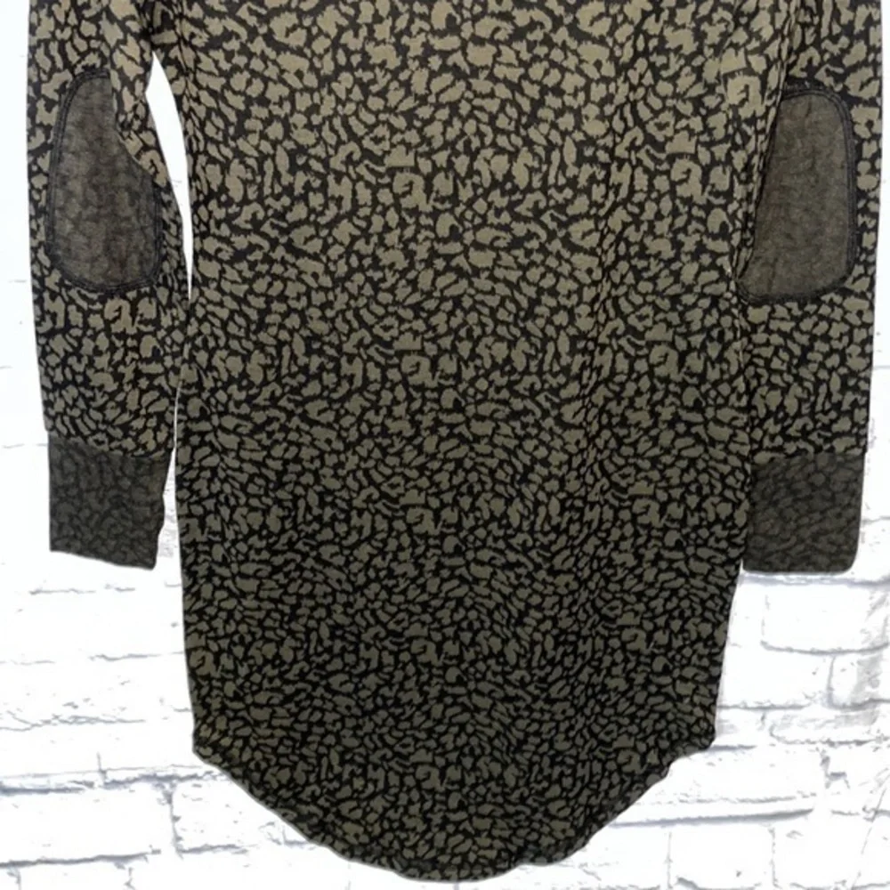 Kavu Deva Military Camo Print Long Sleeve Dress with Lebow Patches & Thumb Holes - Picture 6 of 10